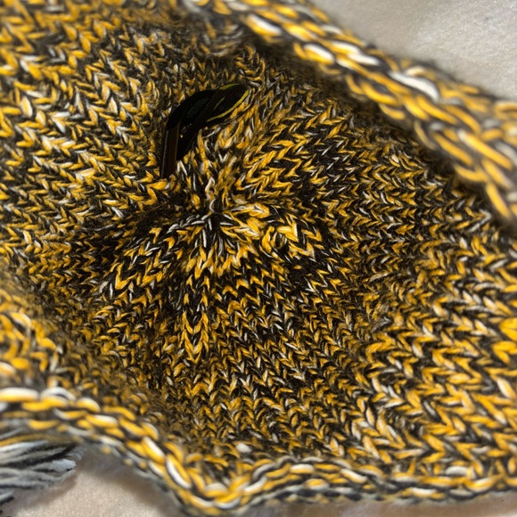 John Deere Black and Yellow Hat - Picture 6 of 7